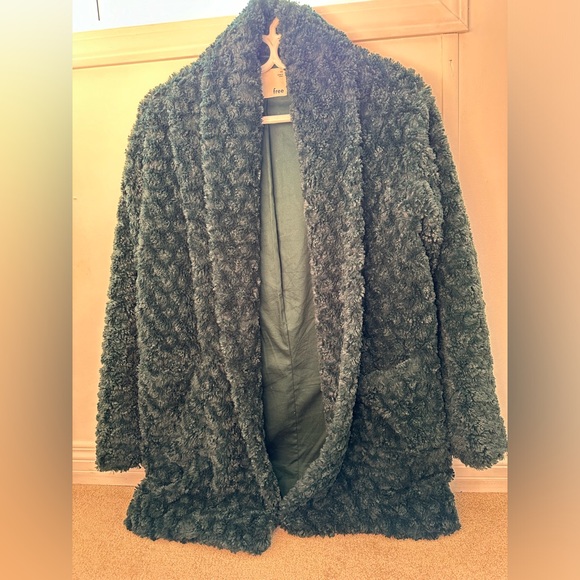 *like new* Wilfred fuzzy dark green jacket - Picture 4 of 9